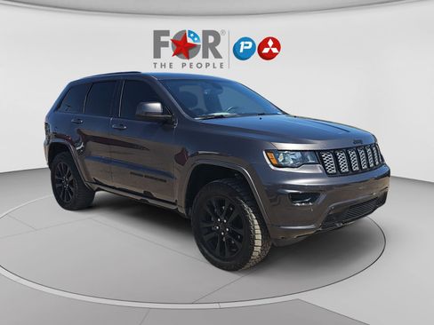 Used 2019 Jeep Grand Cherokee Altitude AWD/4WD image 7