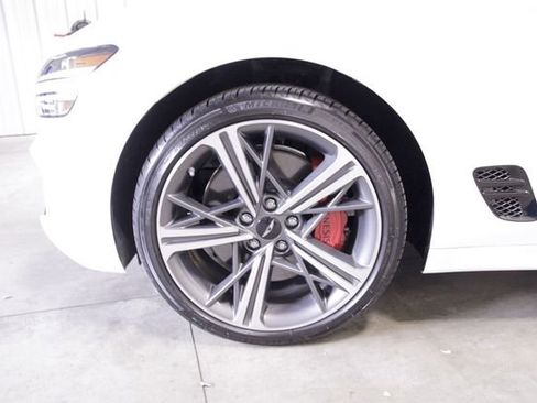 Used 2025 Genesis G70 2.5T w/ Sport Prestige Package image 11