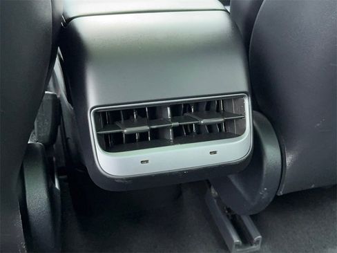 Used 2022 Tesla Model 3 Long Range image 45