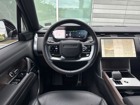 Used 2025 Land Rover Range Rover Long Wheelbase Autobiography AWD/4WD image 13