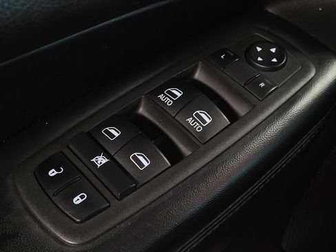 Used 2022 Jeep Grand Cherokee Limited AWD/4WD image 27