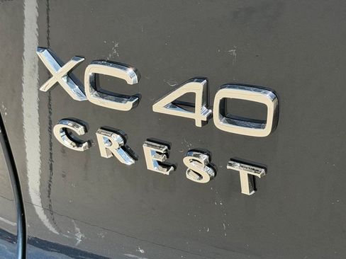 New 2026 Volvo XC40 B5 Plus w/ Climate Package AWD/4WD image 8