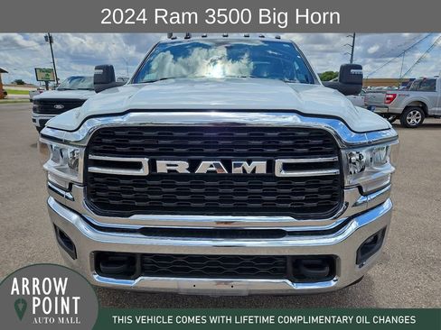 Used 2024 RAM 3500 Big Horn AWD/4WD image 3