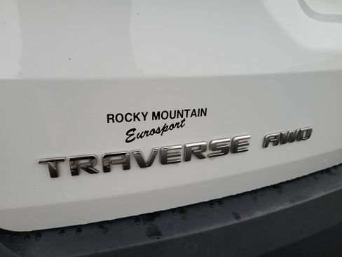 Used 2020 Chevrolet Traverse RS w/ LPO, Floor Liner Package AWD/4WD image 13