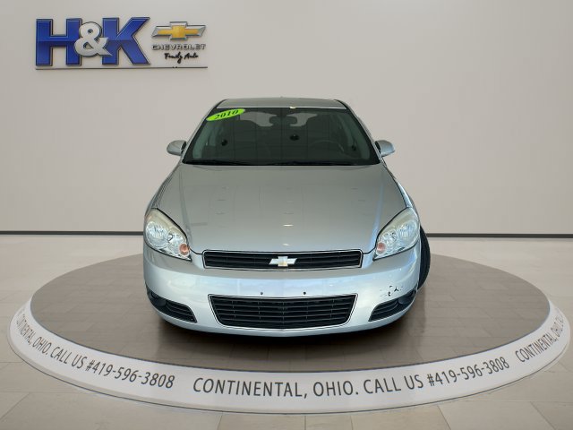 Used 2010 Chevrolet Impala LT w/ Convenience Package FWD image 2