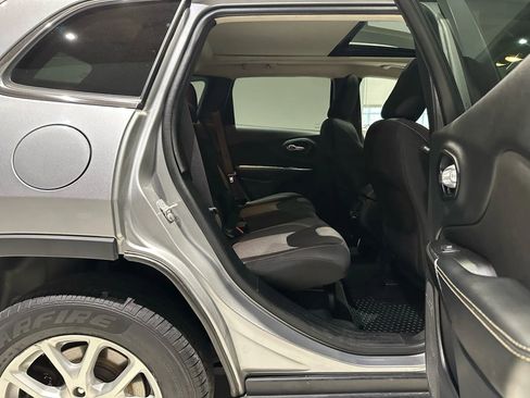 Used 2014 Jeep Cherokee Latitude w/ Comfort/Convenience Group image 26