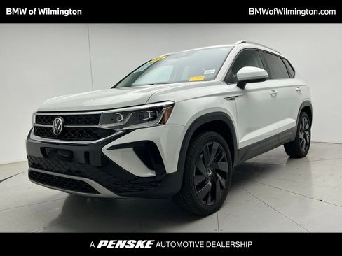 Used 2024 Volkswagen Taos SEL image 1