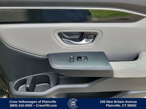 Used 2023 Honda Pilot LX image 42