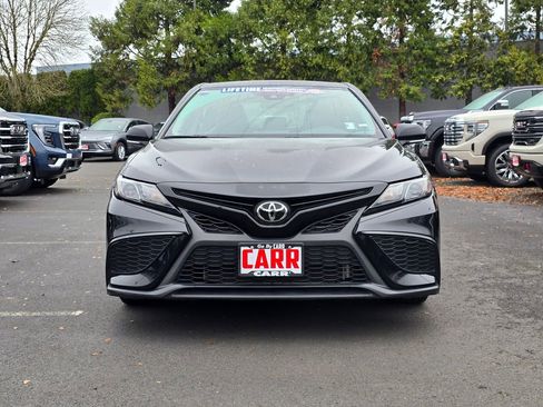 Used 2024 Toyota Camry SE image 8