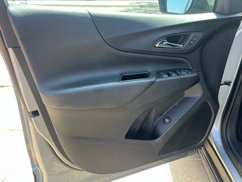 Used 2024 Chevrolet Equinox LT w/ Driver Convenience Package AWD/4WD image 12