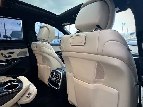 Used 2018 Mercedes-Benz S 560 Sedan image 30