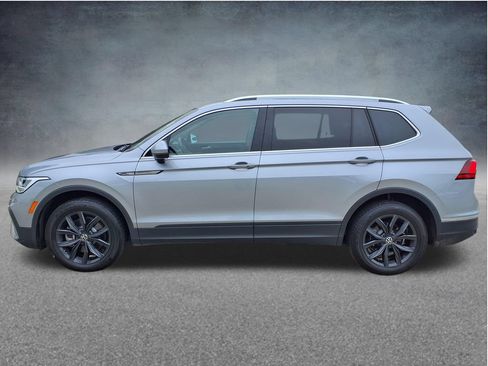 Used 2024 Volkswagen Tiguan SE FWD image 12