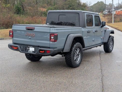 Used 2024 Jeep Gladiator Mojave w/ Convenience Group AWD/4WD image 17