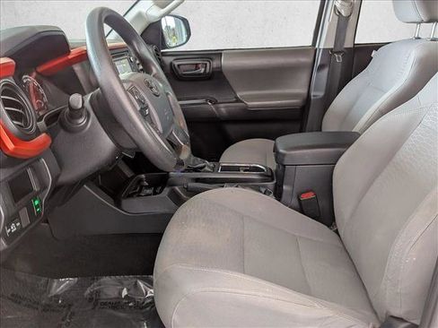 Used 2017 Toyota Tacoma SR image 14