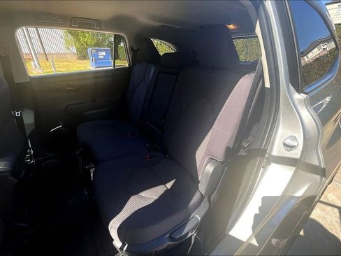 Used 2023 Toyota Highlander L image 33