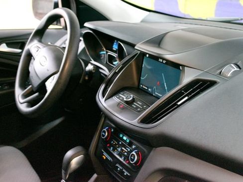 Used 2019 Ford Escape SE w/ Ford Safe & Smart Package FWD image 11