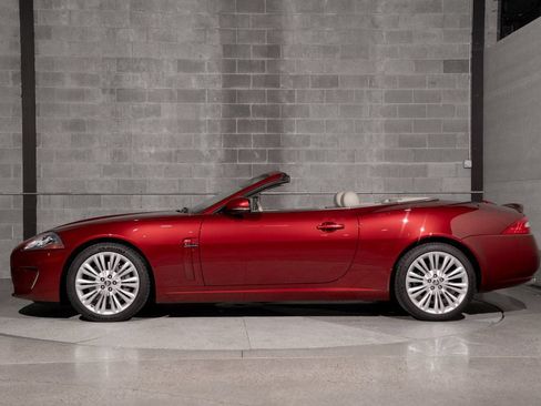 Used 2010 Jaguar XK Convertible RWD image 4