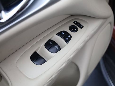 Used 2020 Nissan Pathfinder SL image 12