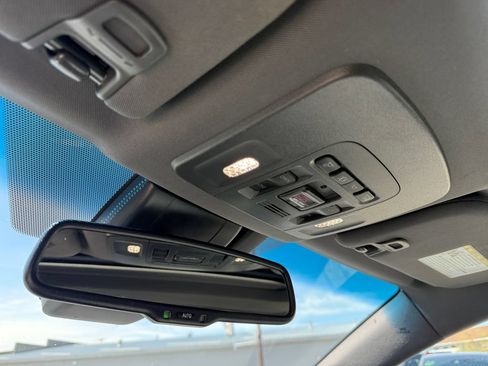 Used 2020 Toyota Avalon XLE w/ Moonroof Package FWD image 28