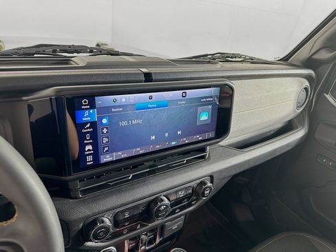 Used 2024 Jeep Wrangler Sport S image 19