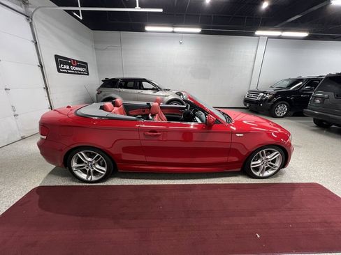 Used 2010 BMW 135i Convertible w/ Premium Pkg image 12