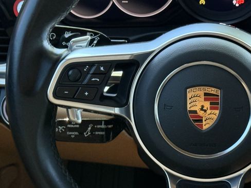 Used 2018 Porsche Panamera image 22
