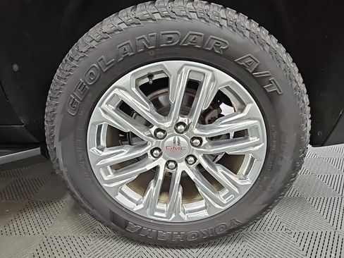 Used 2022 GMC Yukon XL SLT image 44