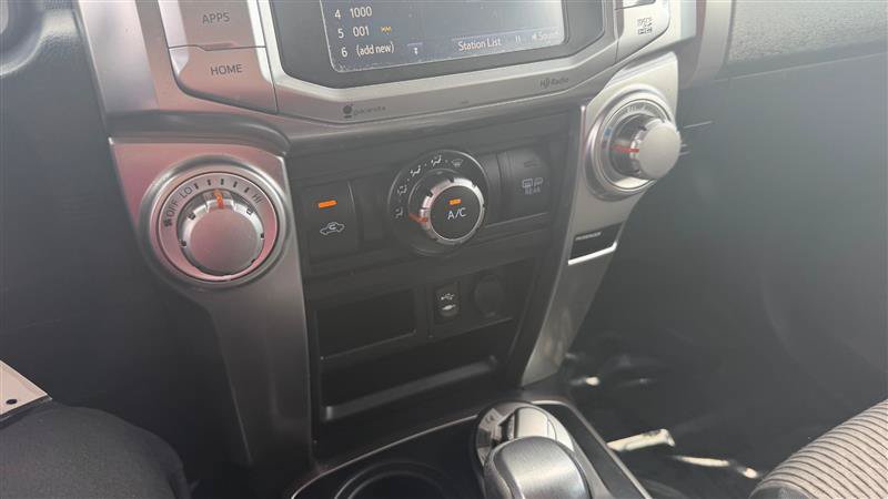 Used 2015 Toyota 4Runner SR5 AWD/4WD image 27