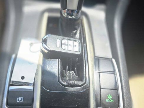 Used 2017 Honda Civic EX-L image 13