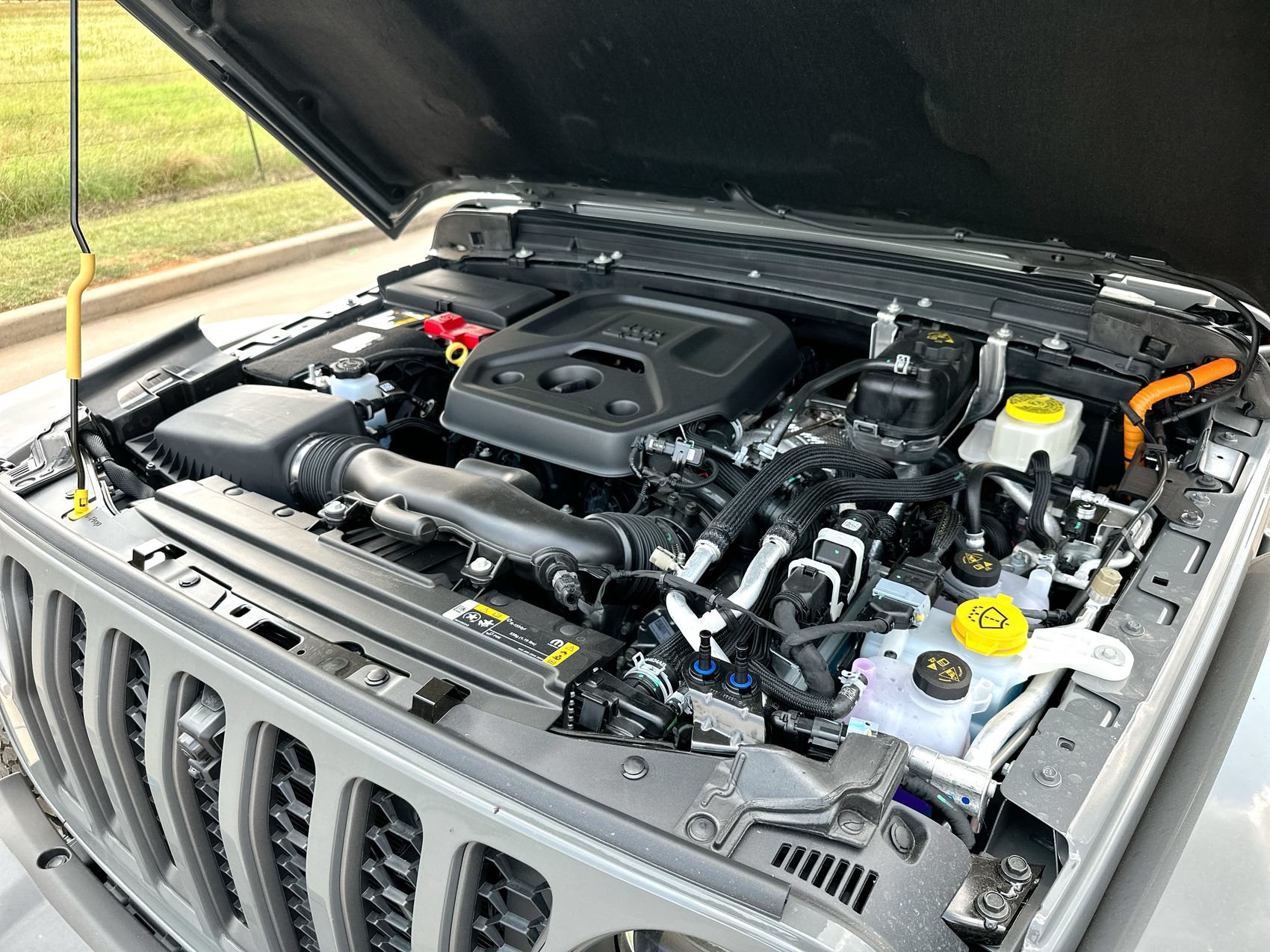 New 2023 Jeep Wrangler Unlimited Rubicon 4xe w/ Cold Weather Group AWD/4WD image 26