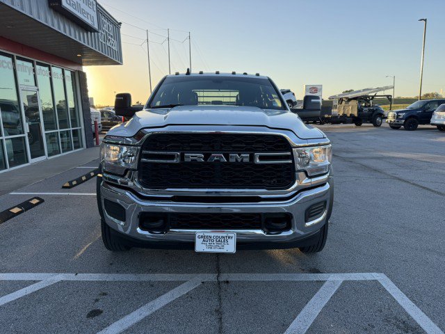 Used 2024 RAM 5500 Tradesman w/ Chrome Appearance Group AWD/4WD image 10