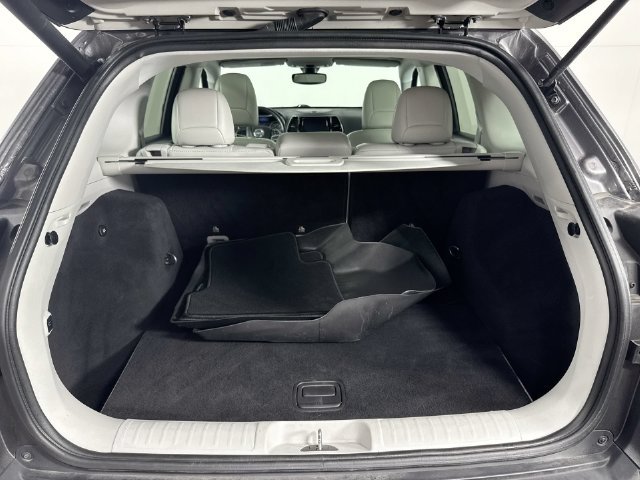 Used 2019 Jeep Cherokee Limited w/ Luxury Group FWD image 34