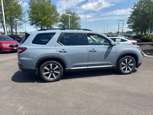 Used 2023 Honda Pilot Touring image 10