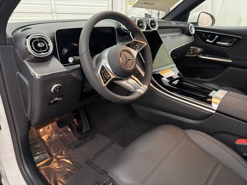 New 2026 Mercedes-Benz GLC 300 image 12