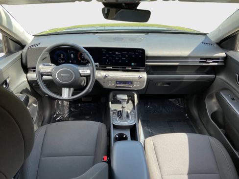 Used 2025 Hyundai Kona SEL AWD/4WD image 15