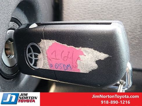 Used 2026 Toyota Corolla LE FWD image 22