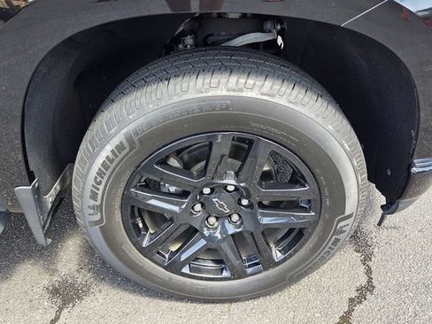 Used 2022 Chevrolet Silverado 1500 Custom w/ LPO, Blackout Package image 8