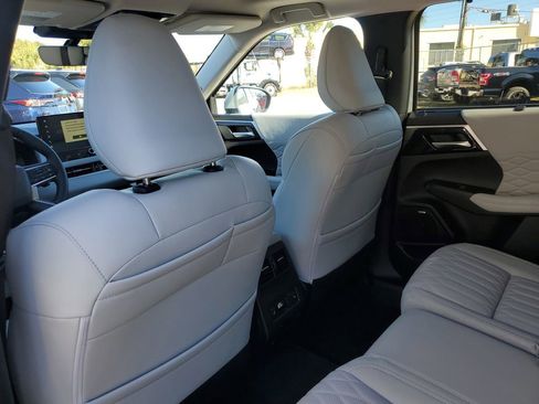 New 2026 Mitsubishi Outlander SEL FWD image 9
