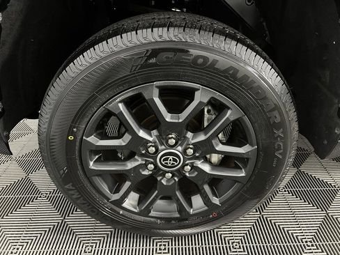 Used 2022 Toyota Tundra Platinum image 12