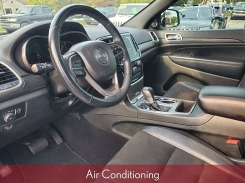 Used 2022 Jeep Grand Cherokee Laredo X RWD image 11