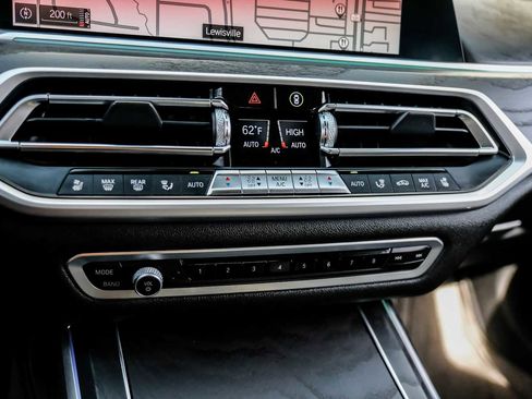 Used 2021 BMW X7 M50i w/ Luxury Seating Package image 26