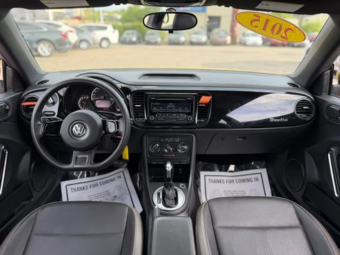 Used 2015 Volkswagen Beetle 1.8T FWD image 26