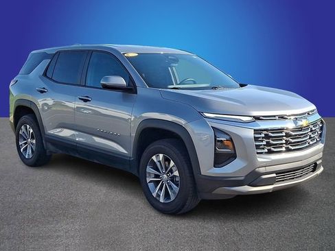 Used 2026 Chevrolet Equinox LT FWD image 3
