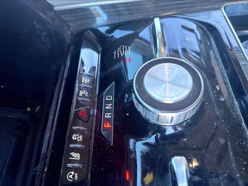 Used 2022 Jeep Wagoneer Series III AWD/4WD image 19