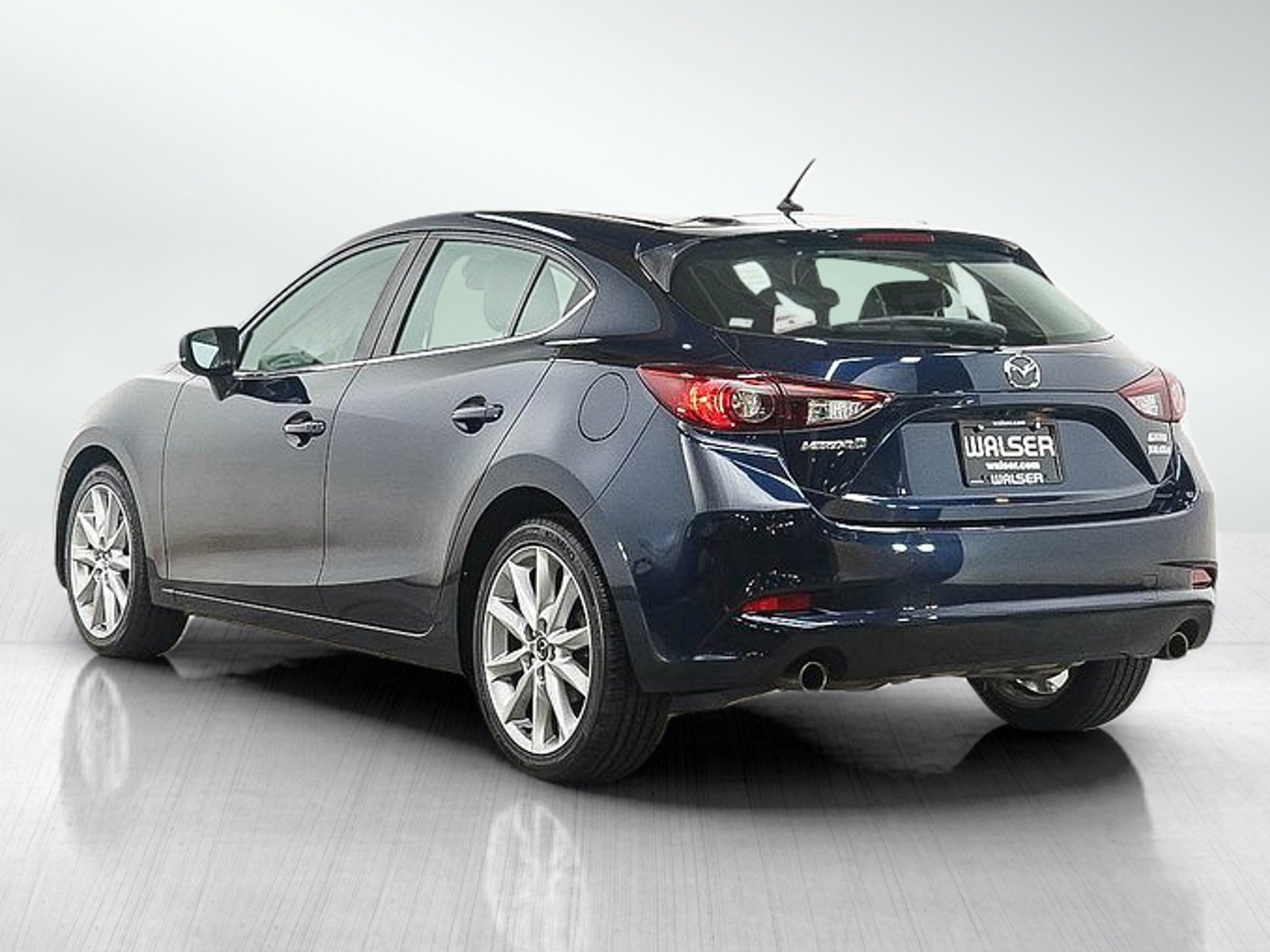 Used 2017 MAZDA MAZDA3 Touring FWD image 3