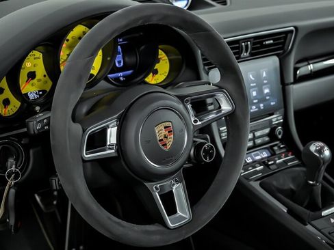 Used 2018 Porsche 911 Carrera T RWD image 16
