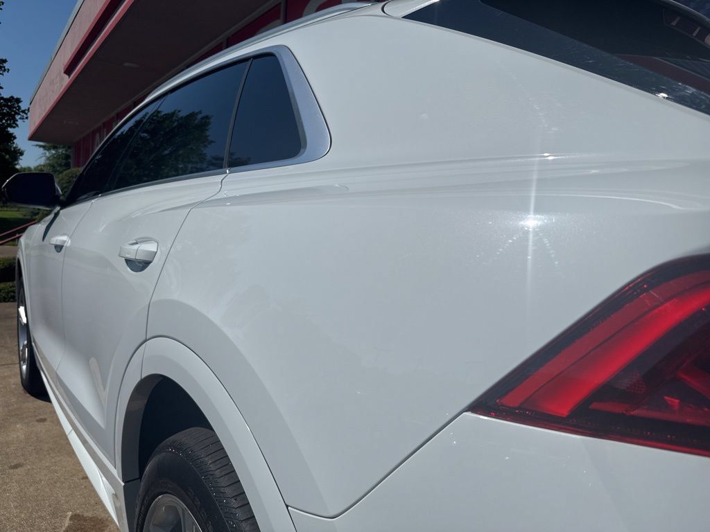 Used 2023 Audi Q8 Premium w/ Convenience Package AWD/4WD image 13