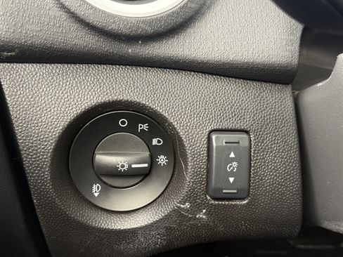 Used 2018 Ford Fiesta SE w/ Equipment Group 201A image 28