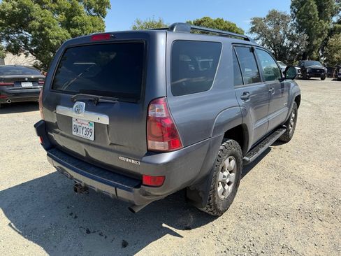 Used 2005 Toyota 4Runner SR5 AWD/4WD image 4