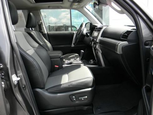 Used 2022 Toyota 4Runner SR5 Premium w/ Moonroof Package AWD/4WD image 26
